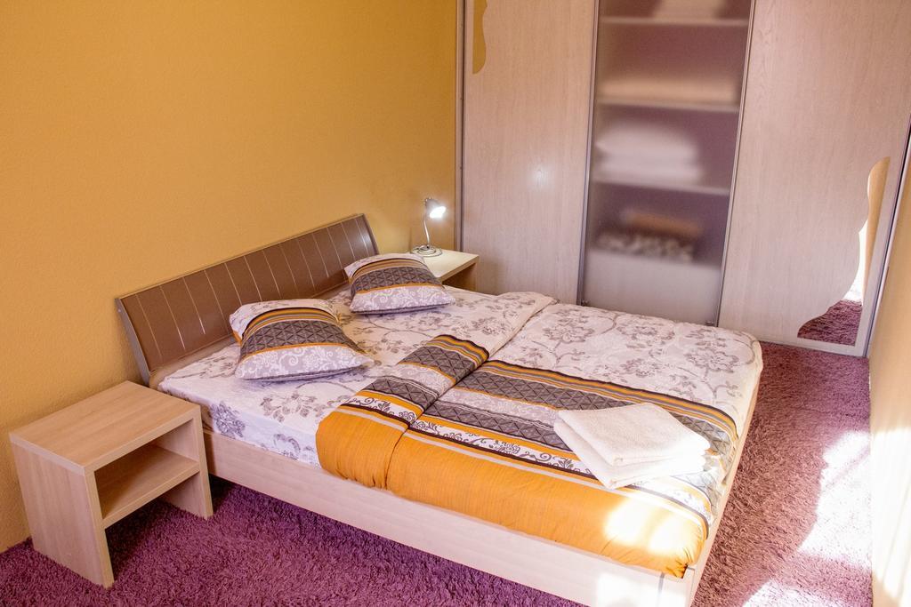 Kyiv Apartment In The City Center On Turgenevskaya Street エクステリア 写真