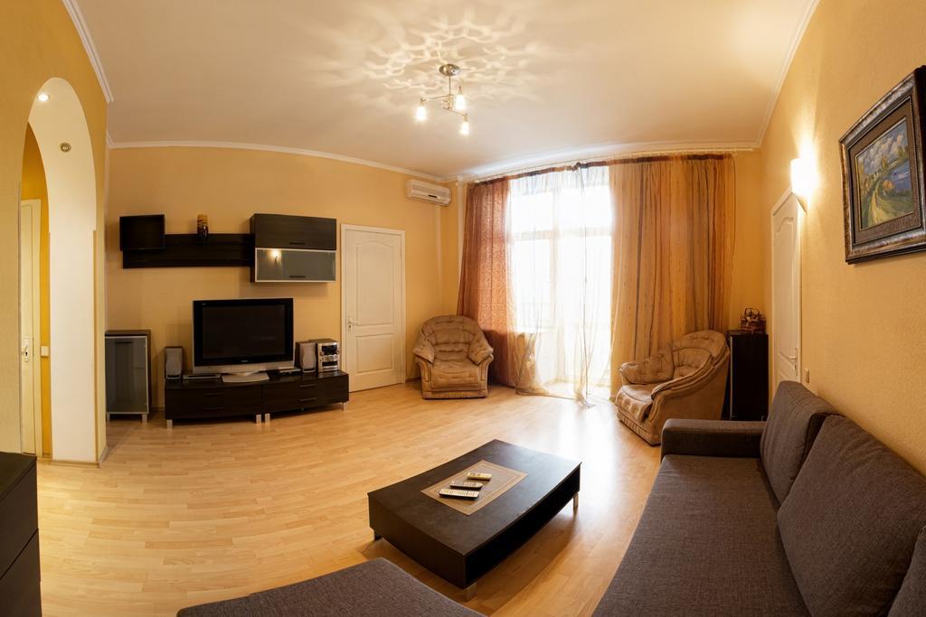 Kyiv Apartment In The City Center On Turgenevskaya Street エクステリア 写真